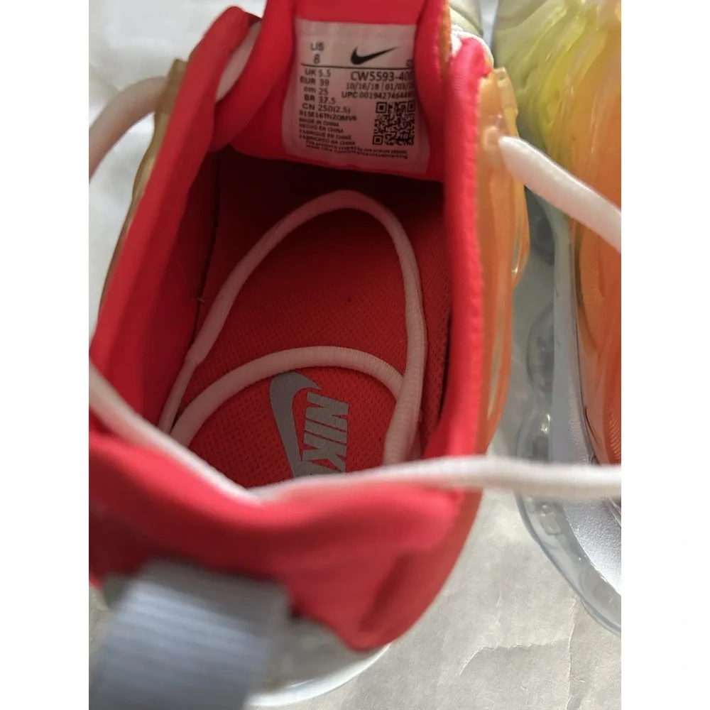 Nike Air‎ Vapormax Plus Sunrise Womens CW5593-400 Size 5 Yellow Orange EUC